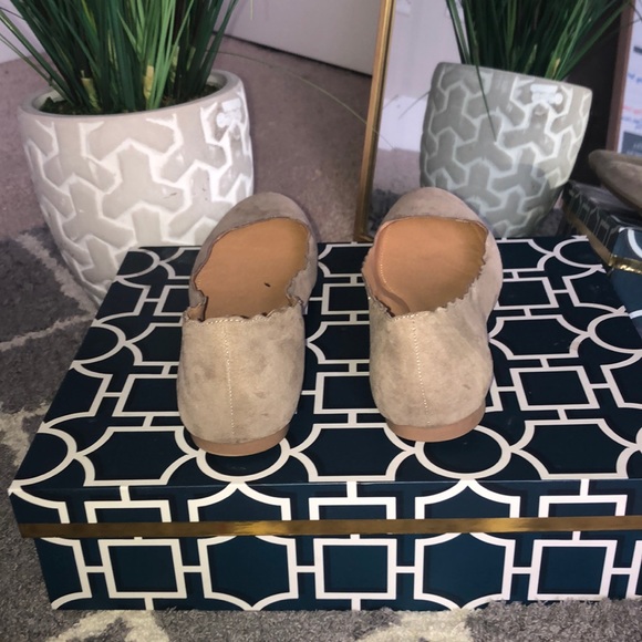 Nine West Tan flats - Picture 4 of 6